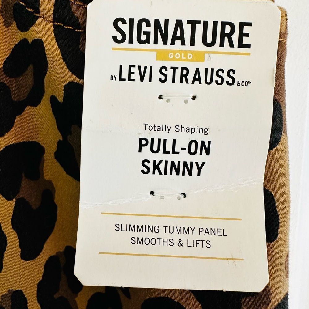 Levi's Signature Gold Leopard Print Skinny Pants NWT sz25 - Picture 2 of 6